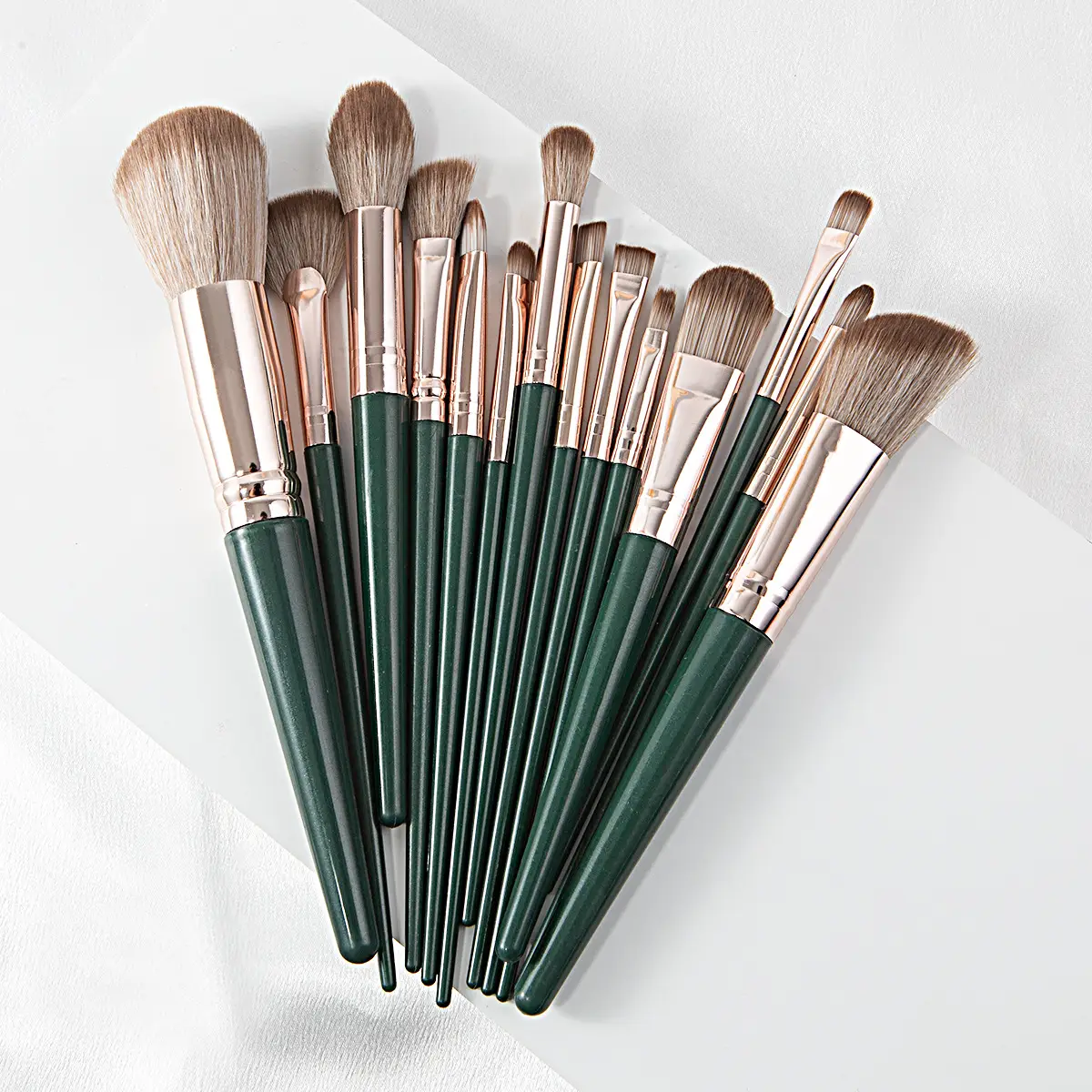 Cangzhou 14-Piece Green Makeup Brush Set — feature 15