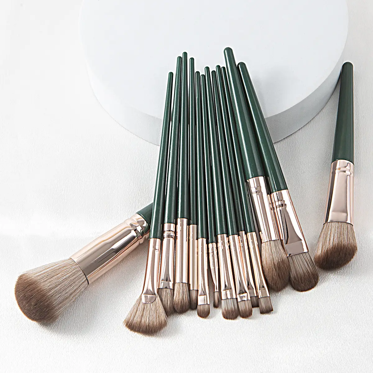 Cangzhou 14-Piece Green Makeup Brush Set — feature 8