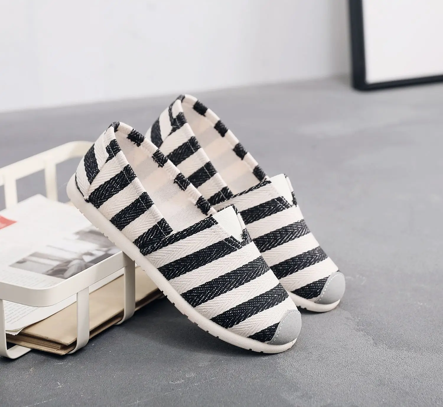 Women's Ethnic Patterned Slip-On Shoes Spring Autumn Soft Sole Canvas - Image 3