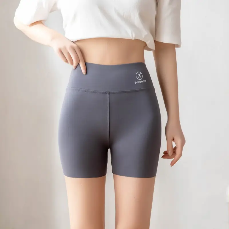 Gray three-point-flight pants