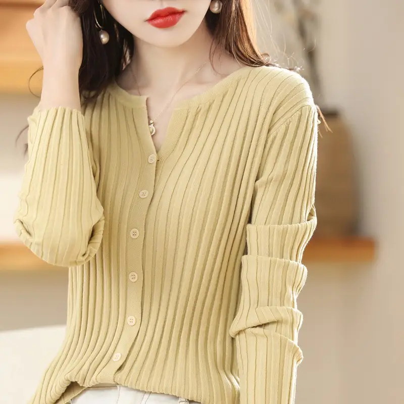 Women's New Knitted Cardigan Short Coat Round Neck Long Sleeve Solid Color - Image 2