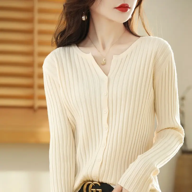 Women's New Knitted Cardigan Short Coat Round Neck Long Sleeve Solid Color - Image 5