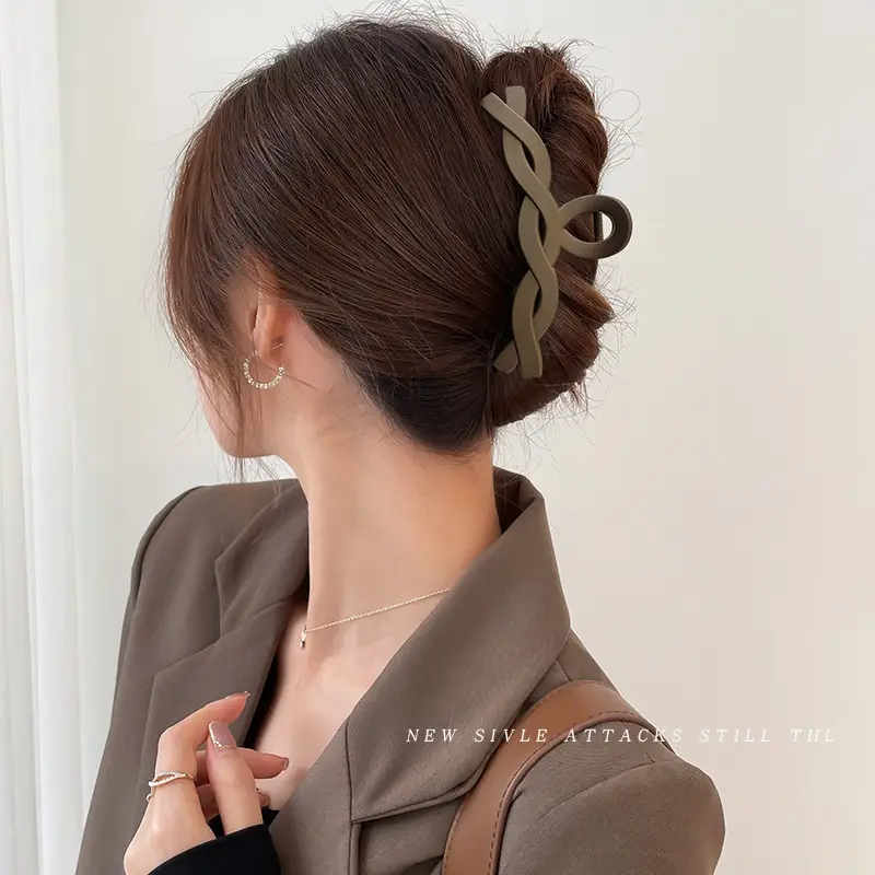 Elegant Hair Clip for Women Large Braided Style - Image 28