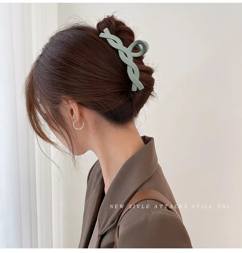 Elegant Hair Clip for Women Large Braided Style — feature 12