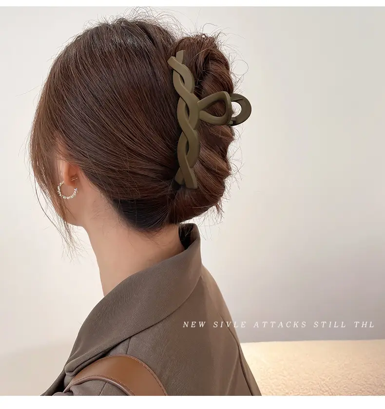 Elegant Hair Clip for Women Large Braided Style — feature 5