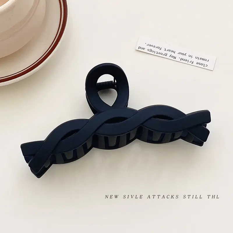 Elegant Hair Clip for Women Large Braided Style - Image 3