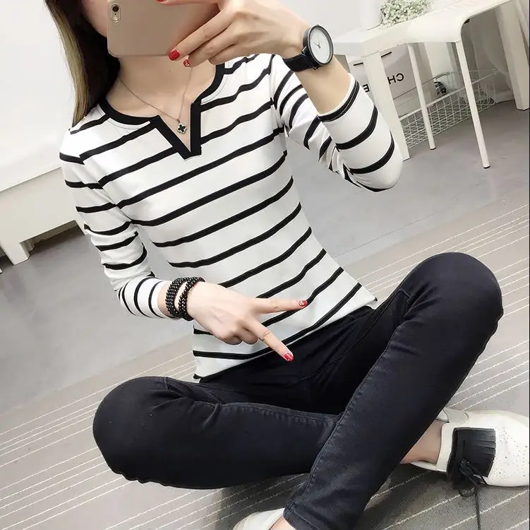 2025 Striped V-Neck Long Sleeve T-Shirt Black White — feature 5
