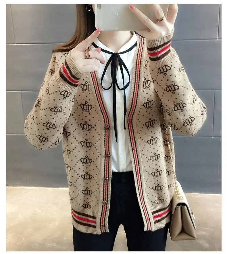 Women's Knitted Short Sweater Coat White Red Stripes 2023 — feature 8