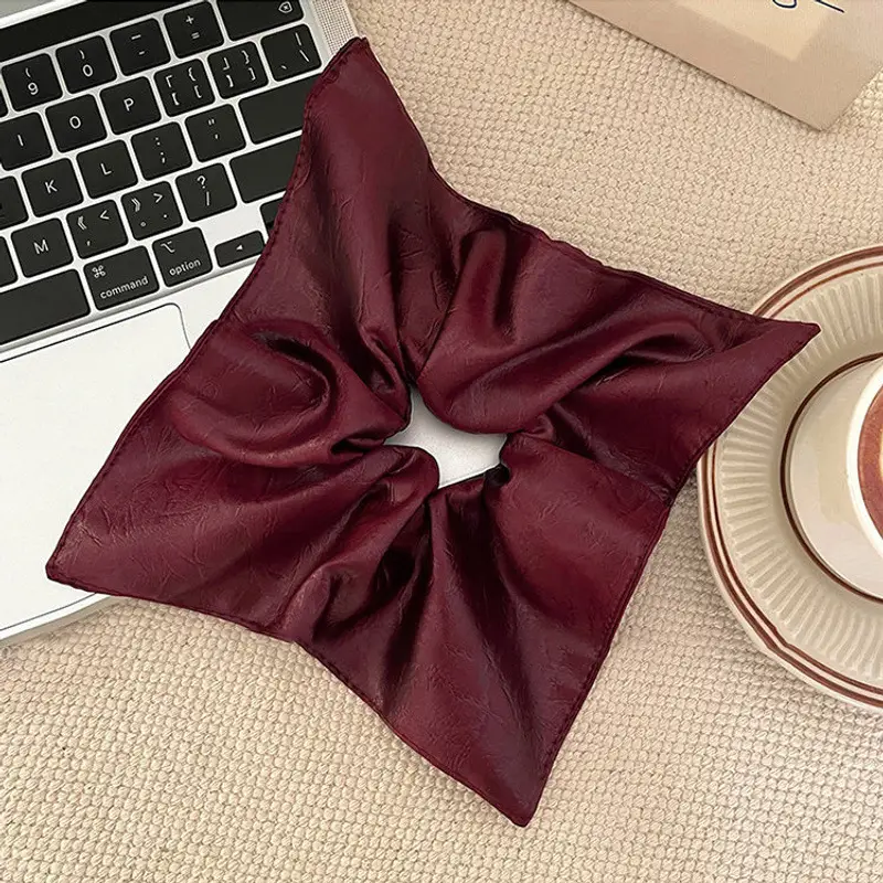 Elegant Mesh Hair Clip with Floral Design - Image 12