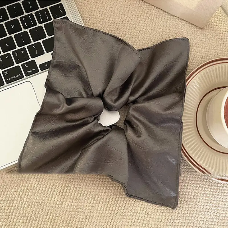 Elegant Mesh Hair Clip with Floral Design - Image 13