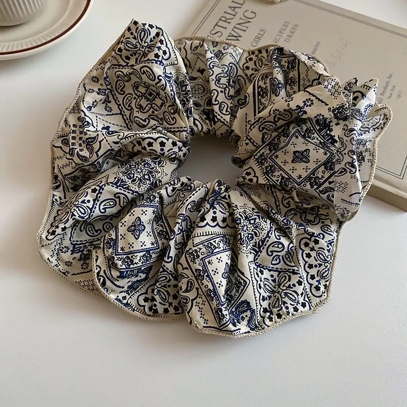 Elegant Mesh Hair Clip with Floral Design - Image 19
