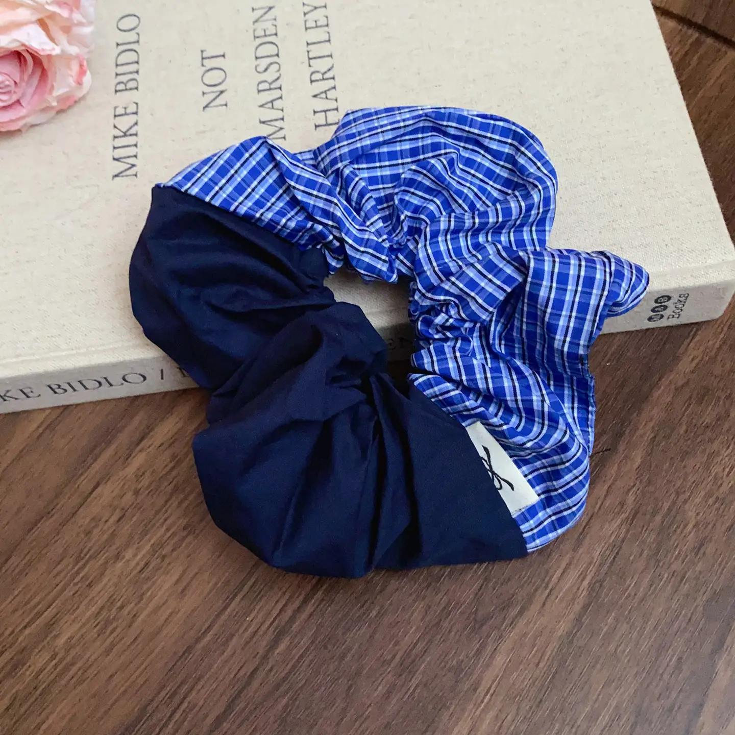 Elegant Mesh Hair Clip with Floral Design - Image 26