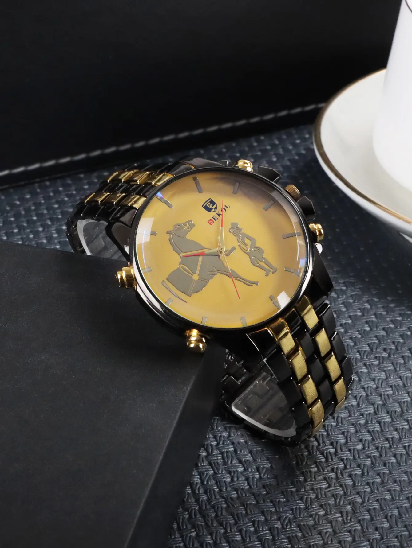 Cross-Border Fashion Men's Quartz Watch Gold-Tone Alloy — feature 11