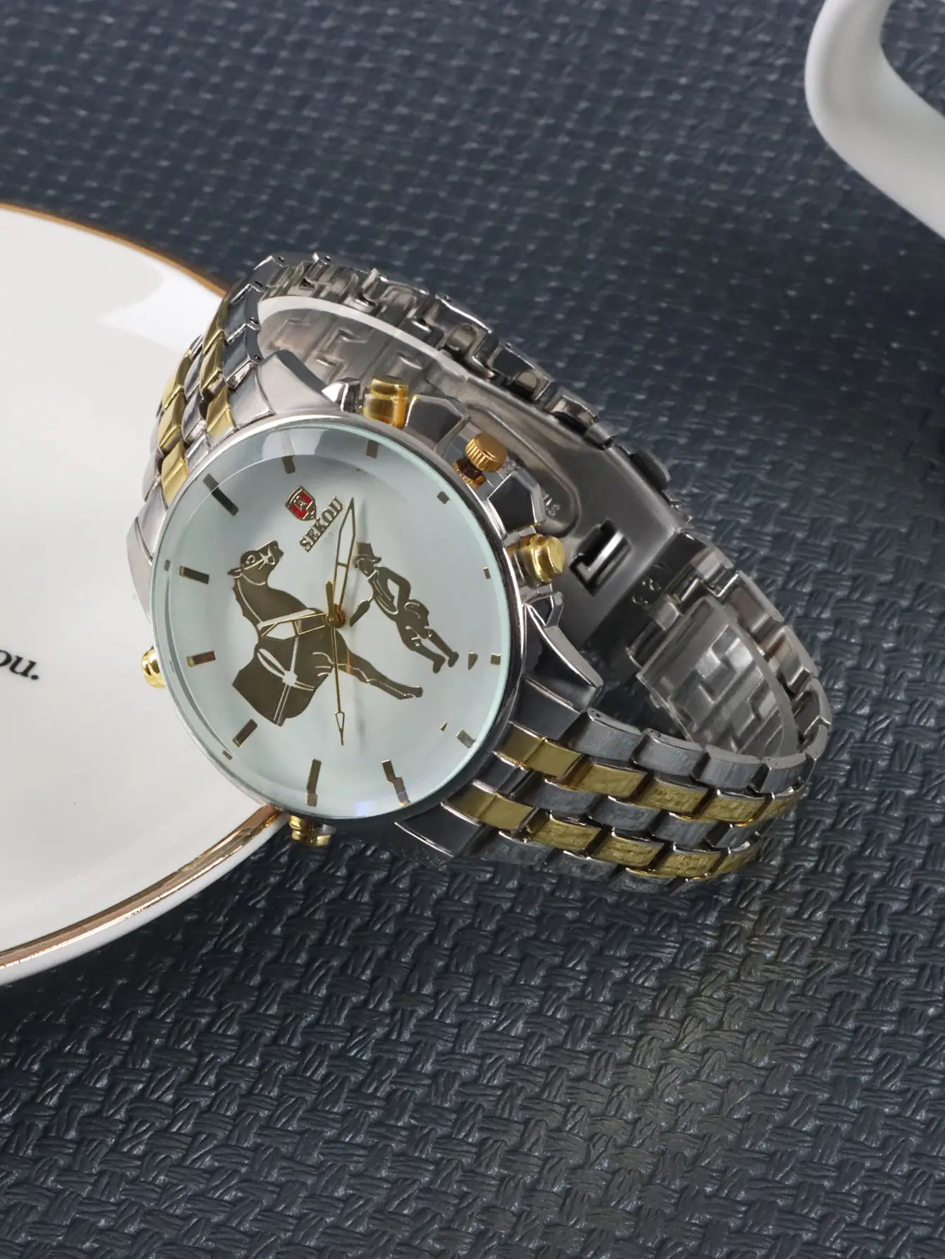 Cross-Border Fashion Men's Quartz Watch Gold-Tone Alloy — feature 5