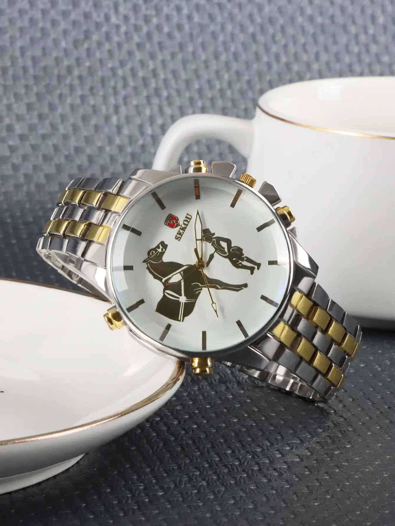 Cross-Border Fashion Men's Quartz Watch Gold-Tone Alloy — feature 6