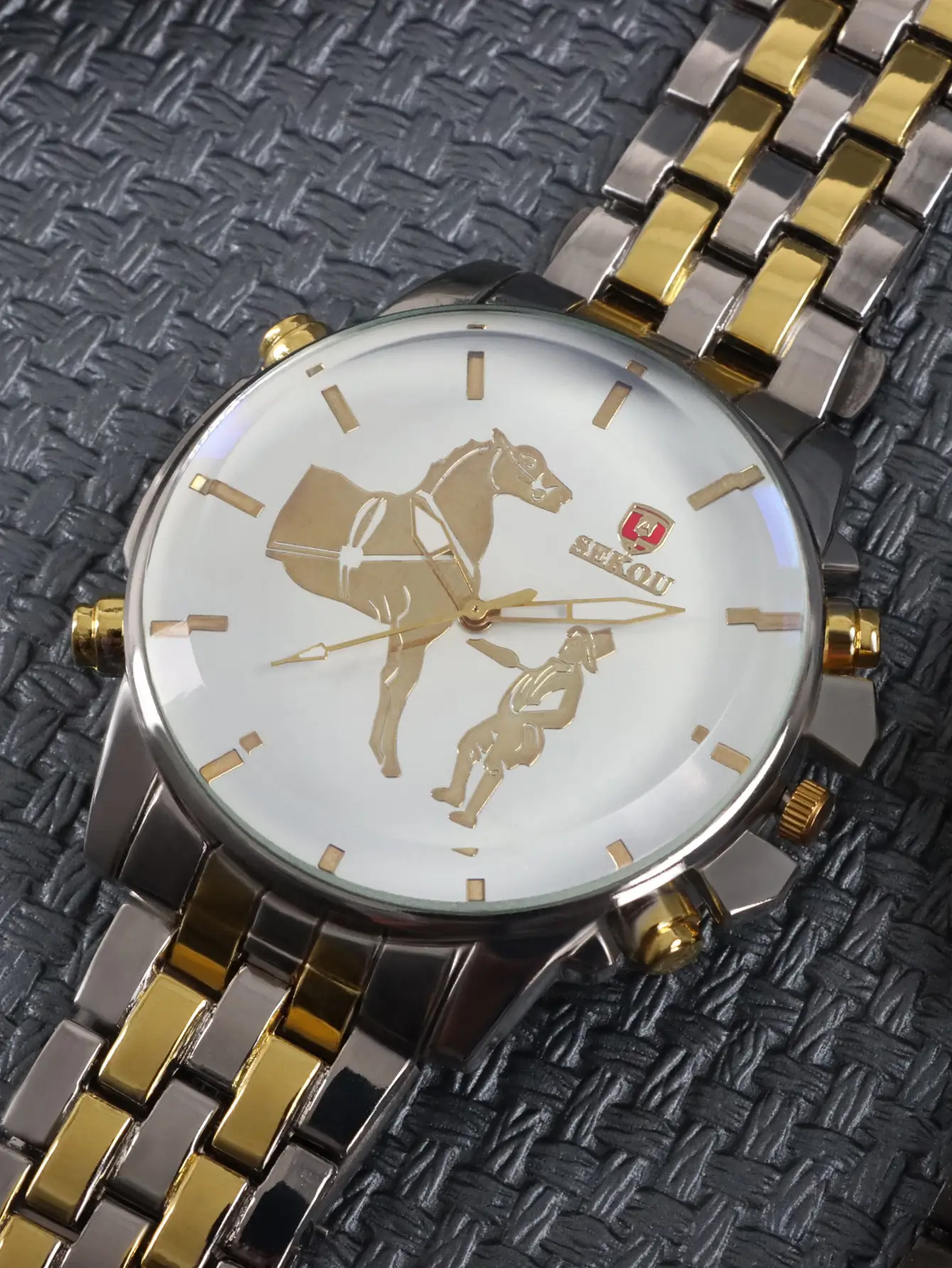 Cross-Border Fashion Men's Quartz Watch Gold-Tone Alloy — feature 7
