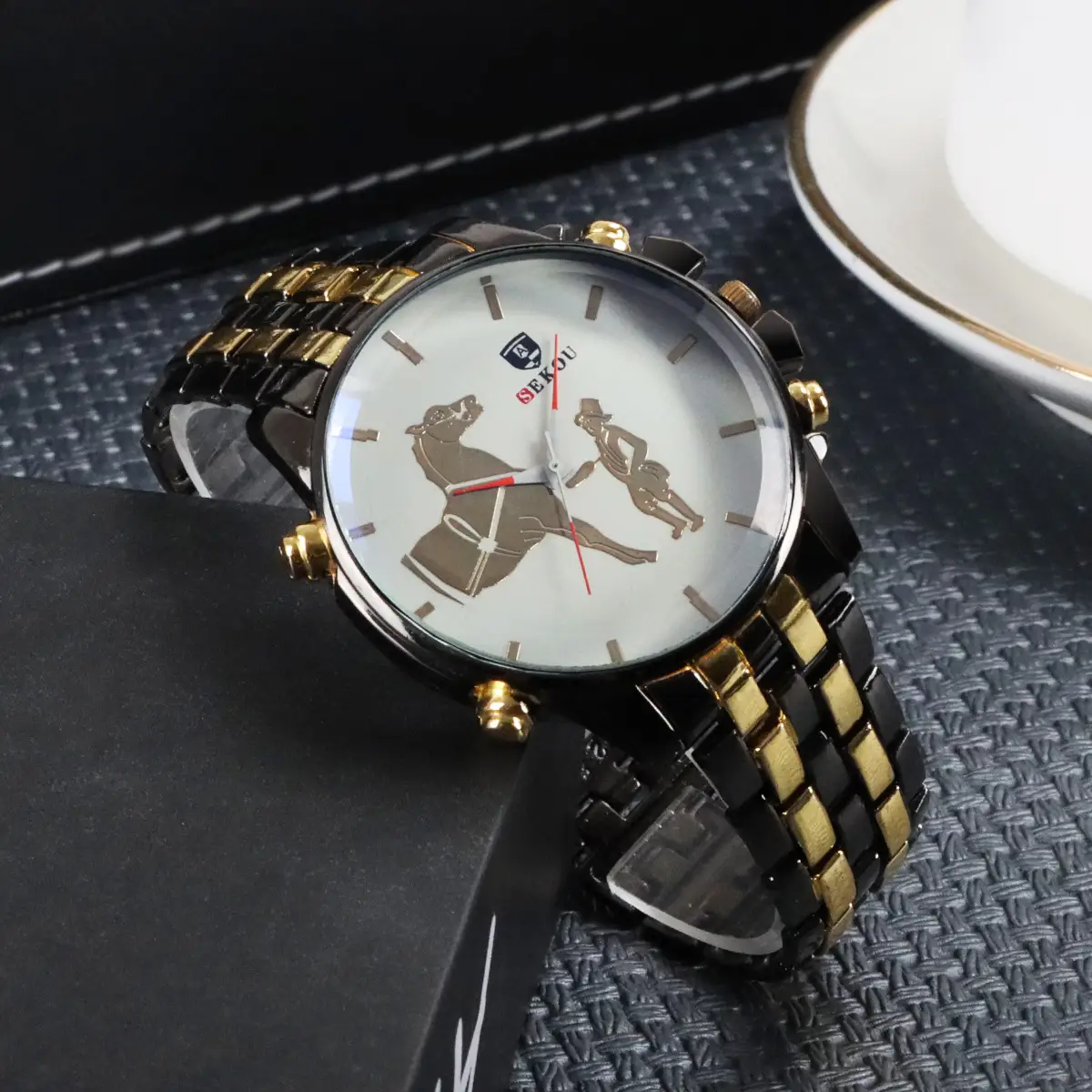 Cross-Border Fashion Men's Quartz Watch Gold-Tone Alloy — feature 8