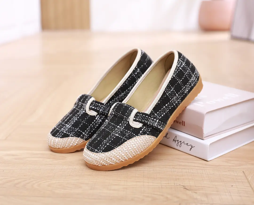 26 New Styles of Canvas Shoes, Casual Rubber-Soled Women's Shoes, Non-Slip Soft-Soled Mom Shoes, Slip-On Shoes