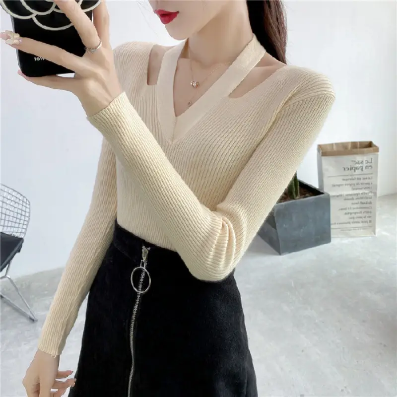 Pink Knitted V-Neck Sweater Women's Top - Image 3