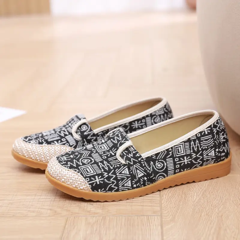 Women's New Beijing Old Cloth Shoes Non-Slip Soft Bottom Plaid Wear