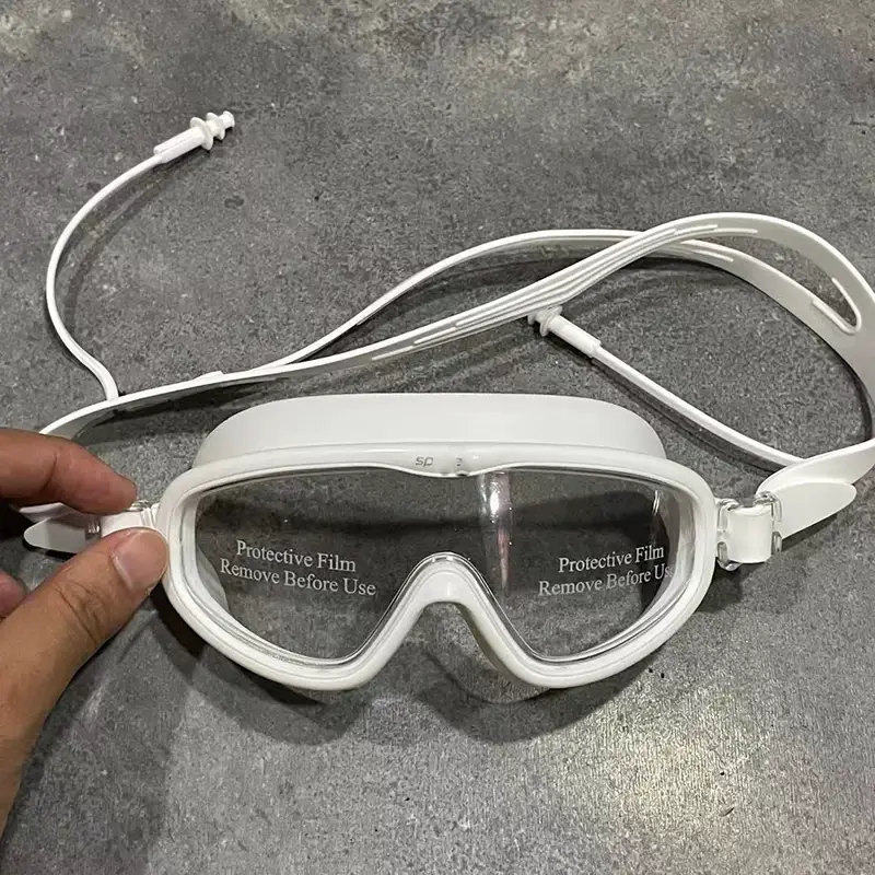 High-Definition Swimming Goggles with Large Frame for Boys and Girls with Earplugs Waterproof and Anti-Fog Casual Swimming Goggles — feature 8