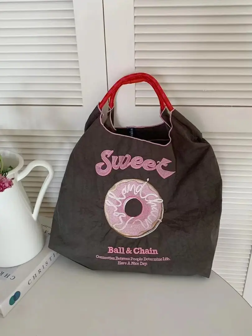 New Donut Women's Embroidered Shoulder Bag - Image 8