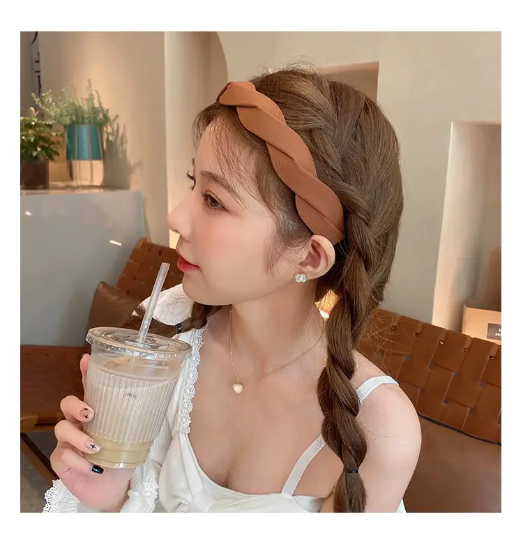 Women's White Embroidered Face Wash Headband 2025 — feature 9