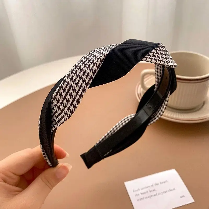 Women's White Embroidered Face Wash Headband 2025 - Image 10