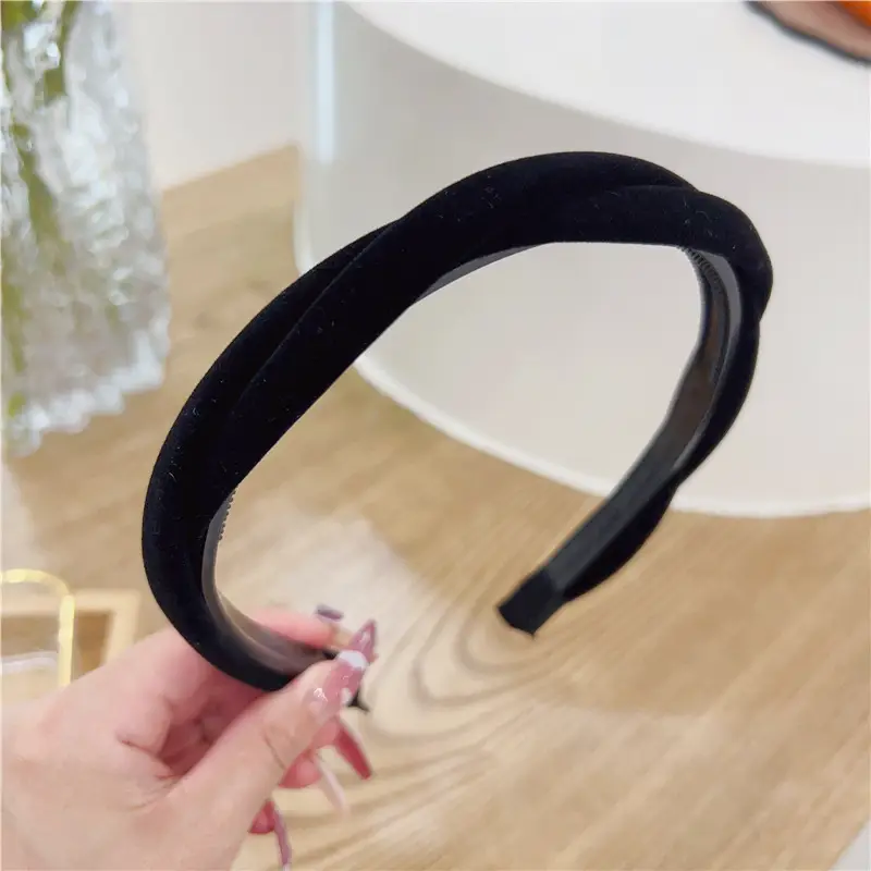 Women's White Embroidered Face Wash Headband 2025 - Image 13