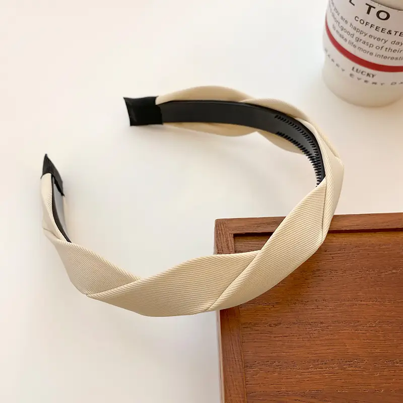 Women's White Embroidered Face Wash Headband 2025 - Image 3