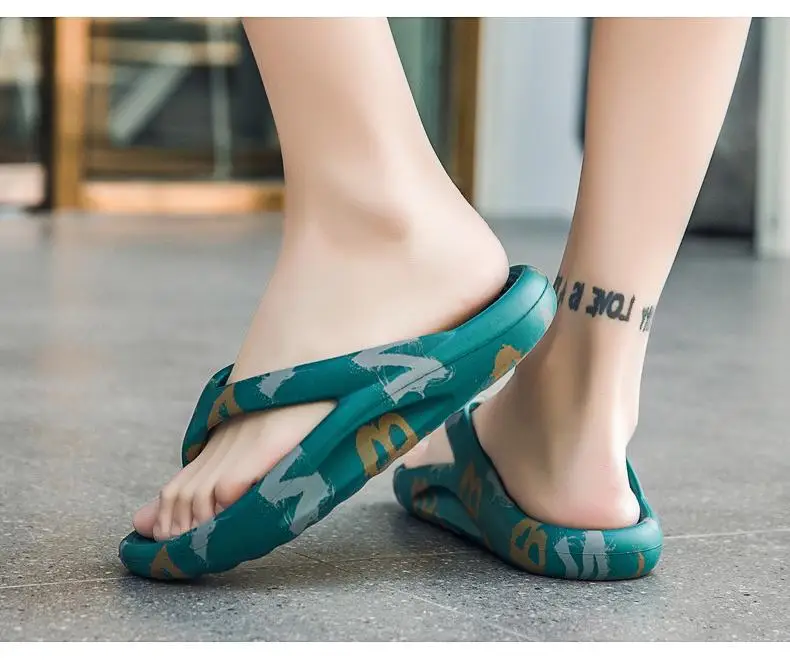 Men's Camo Printed Flip Flops Large White Thick Sole — feature 13