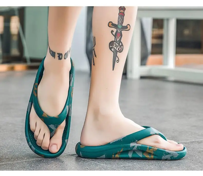 Men's Camo Printed Flip Flops Large White Thick Sole — feature 15