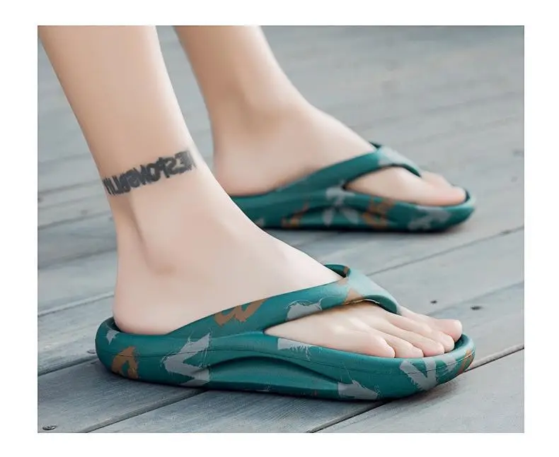 Men's Camo Printed Flip Flops Large White Thick Sole — feature 16