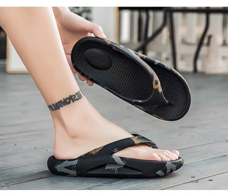 Men's Camo Printed Flip Flops Large White Thick Sole — feature 5