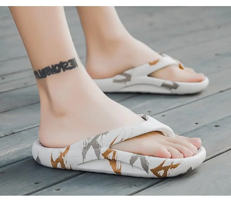 Men's Camo Printed Flip Flops Large White Thick Sole — feature 7