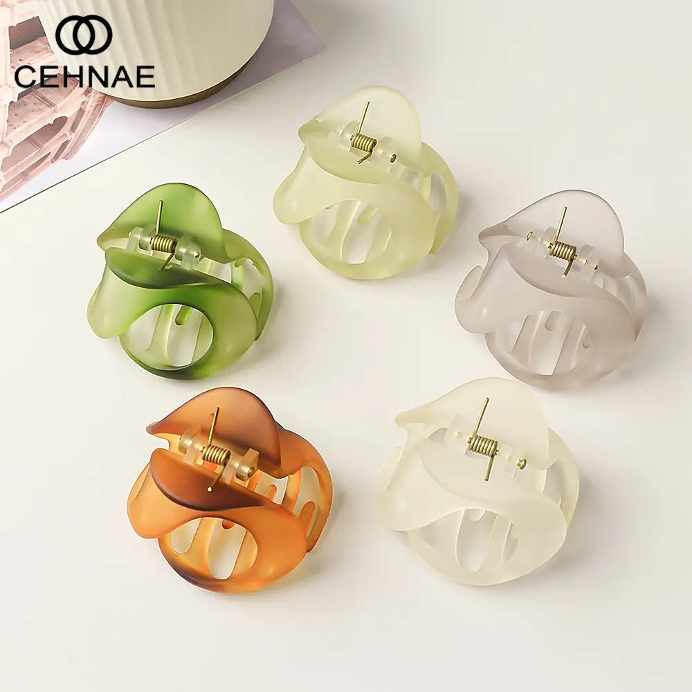 New Hollow Grip Clip Matte Texture Large Hair Clip — feature 7