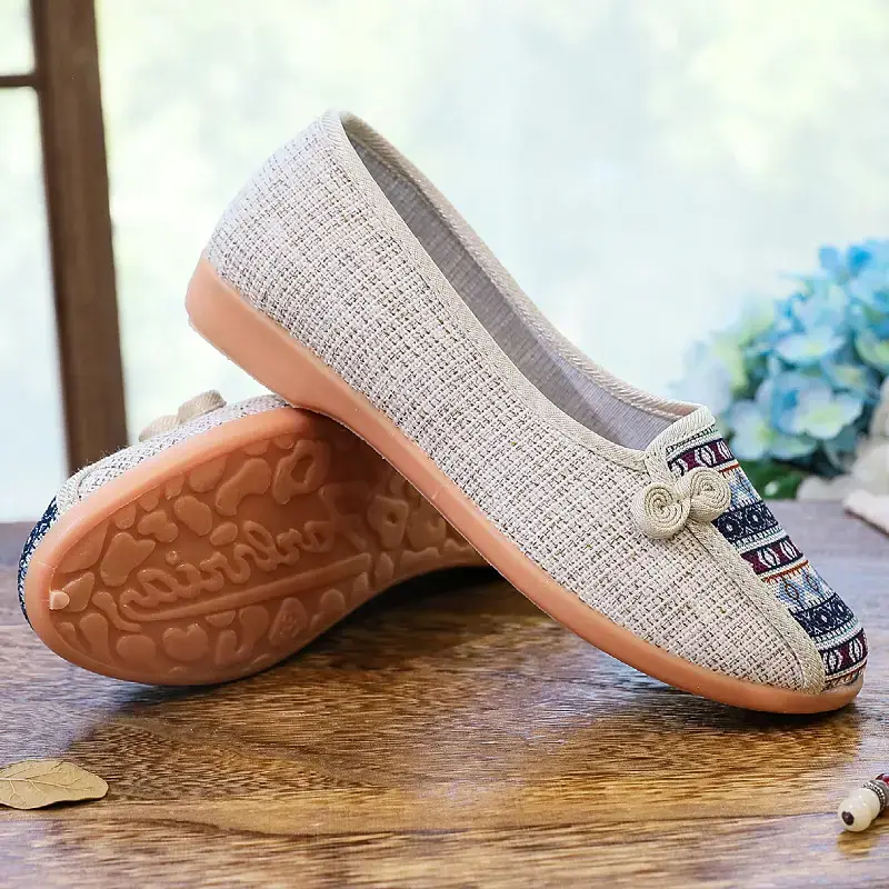 2025 New Old Beijing Cloth Shoes Autumn Women's Shoes Casual Mom's Shoes Non-Slip Tbottomon Bottom Middle-Aged and Elderly Women's Shoes - Image 6