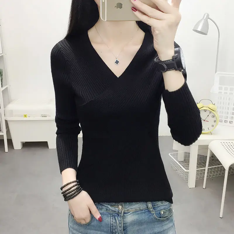 Women V-Neck Knitted Sweater White 2022