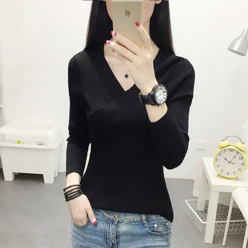 Women V-Neck Knitted Sweater White 2022
