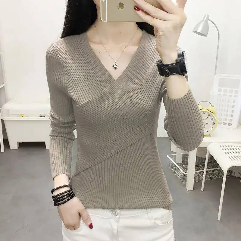 Women V-Neck Knitted Sweater White 2022