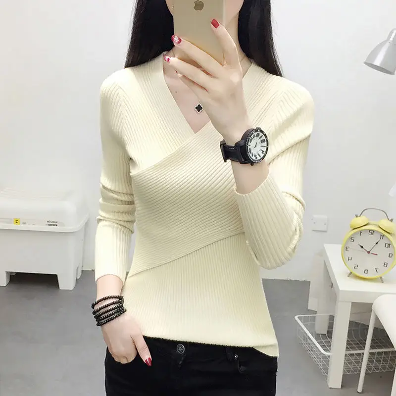Women V-Neck Knitted Sweater White 2022