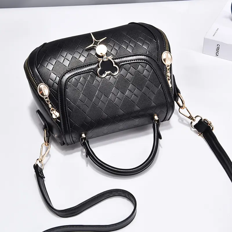 Women's Beige Embroidered Shoulder Bag with Pearl Clasp - Image 10