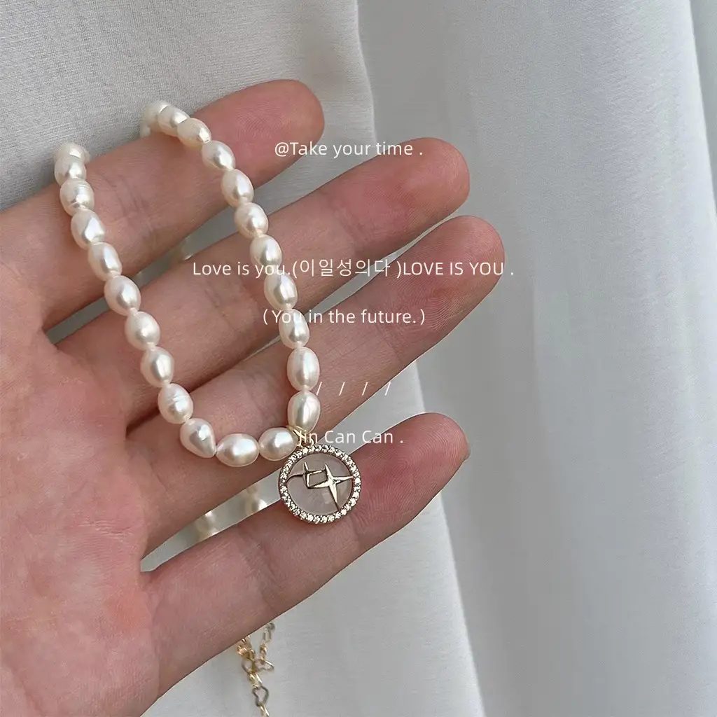 Elegant Pearl Necklace with Zircon Pendant Adjustable - Image 4