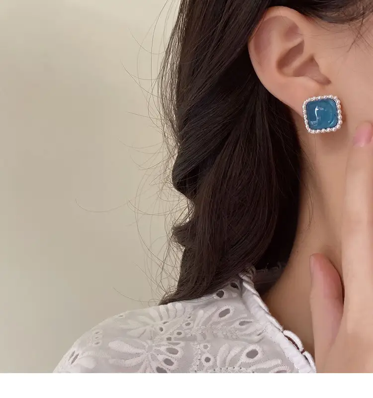 French Retro Blue Pearl Geometric Earrings for Women — feature 6