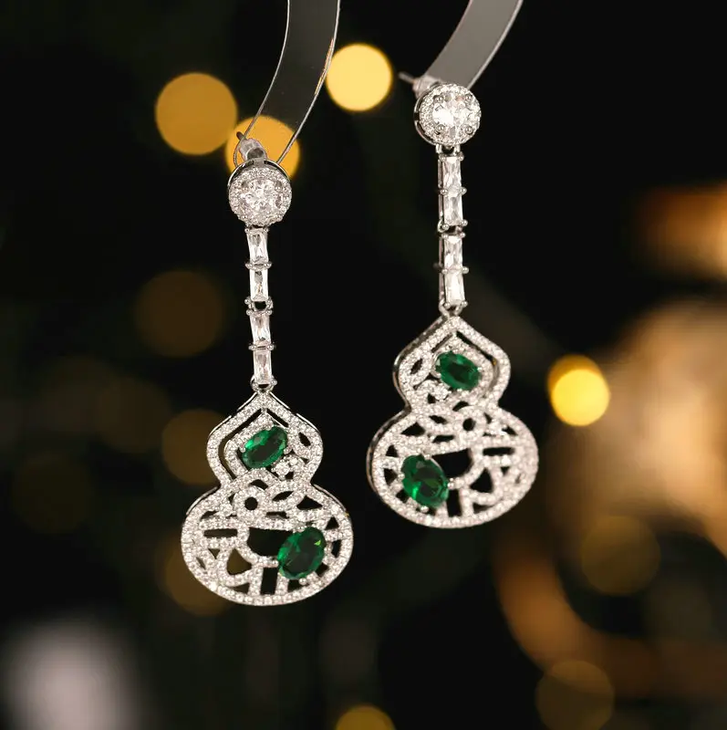 Zircon Inlay Hollow Pattern Necklace Earrings Set - Image 3