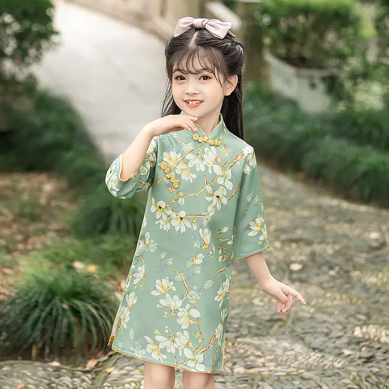 Girls' 2025 Mid-Sleeve Cheongsam Dress Red Artistic Chinese Style - Image 4