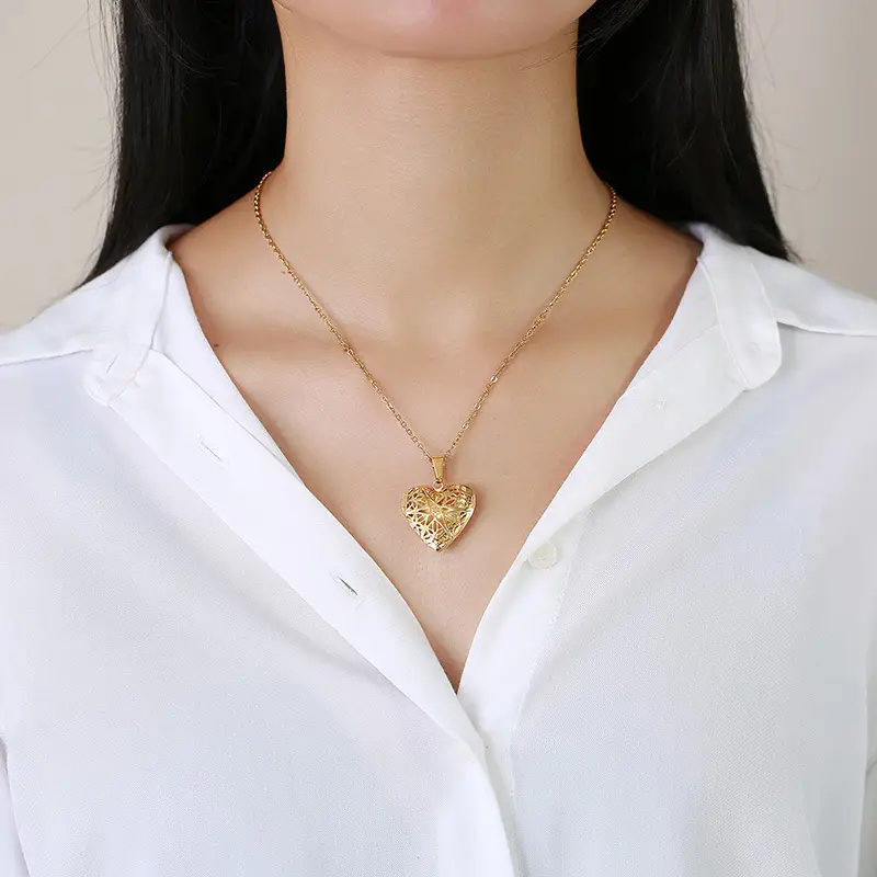 Gold Heart-Shaped Photo Necklace for Women - Image 6