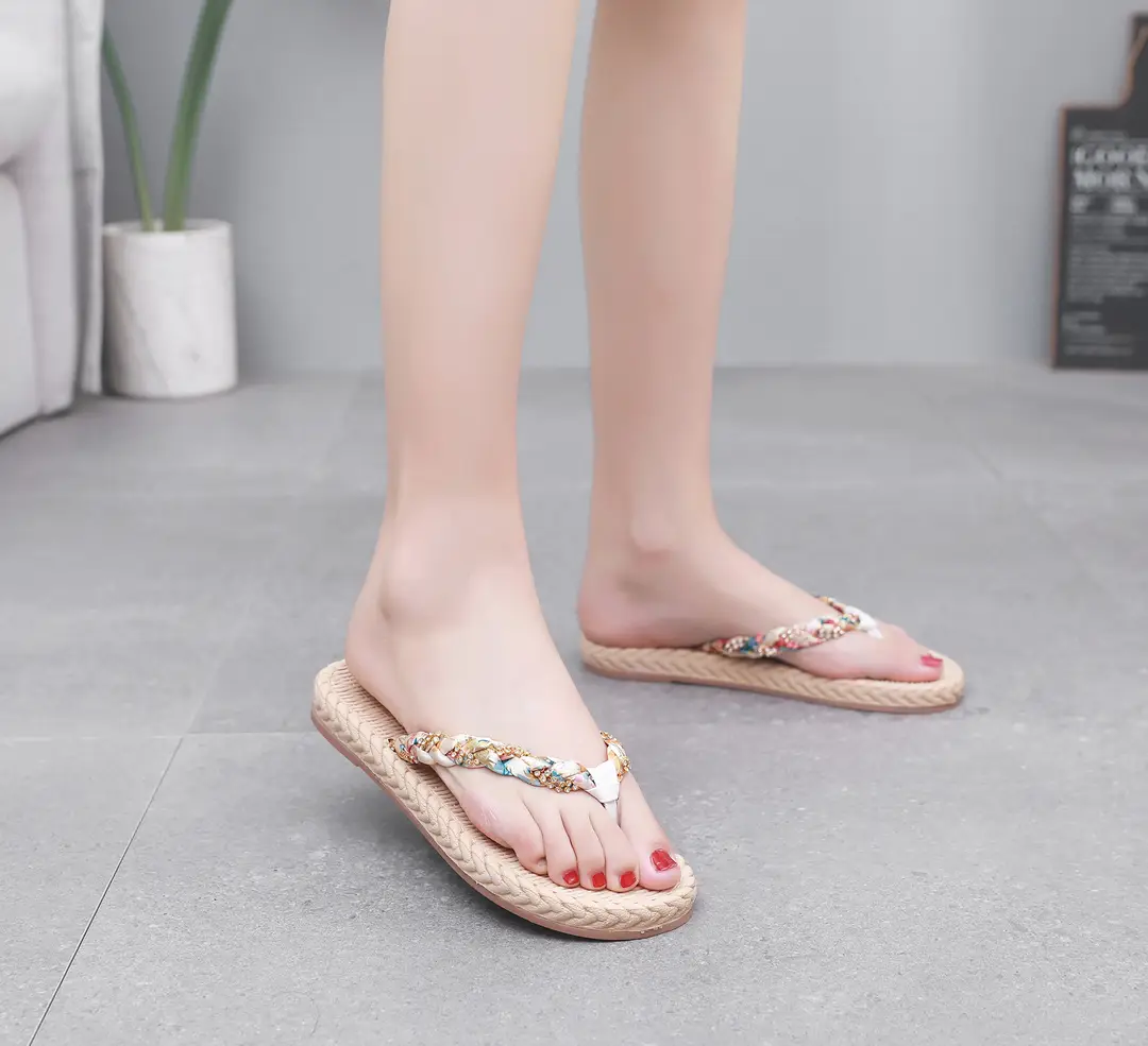 Ethnic-style Flip-flops with Diamond for Women's Outdoor Wear Summer Imitation Straw Fashionable Trendy Outdoor Vacation Seaside Flat Non-slip Slippers — feature 18