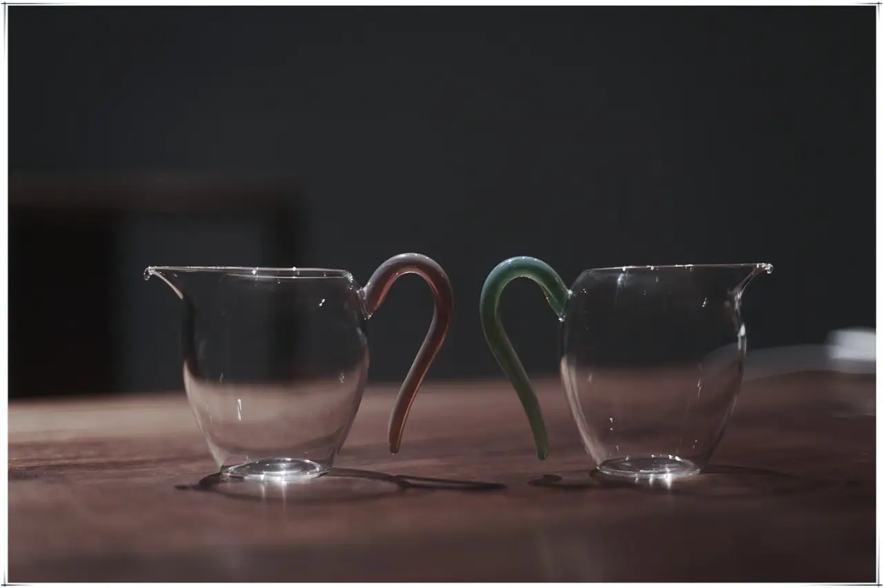 High Borosilicate Tea Cups Set with Colorful Handles — feature 2