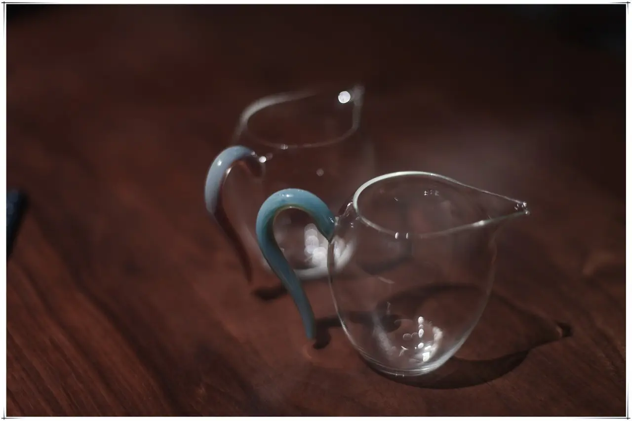 High Borosilicate Tea Cups Set with Colorful Handles — feature 3